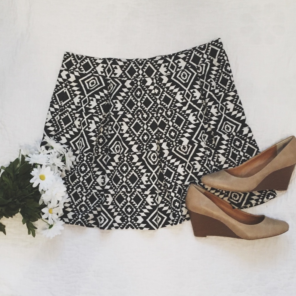 Xhilaration Black and White Skirt